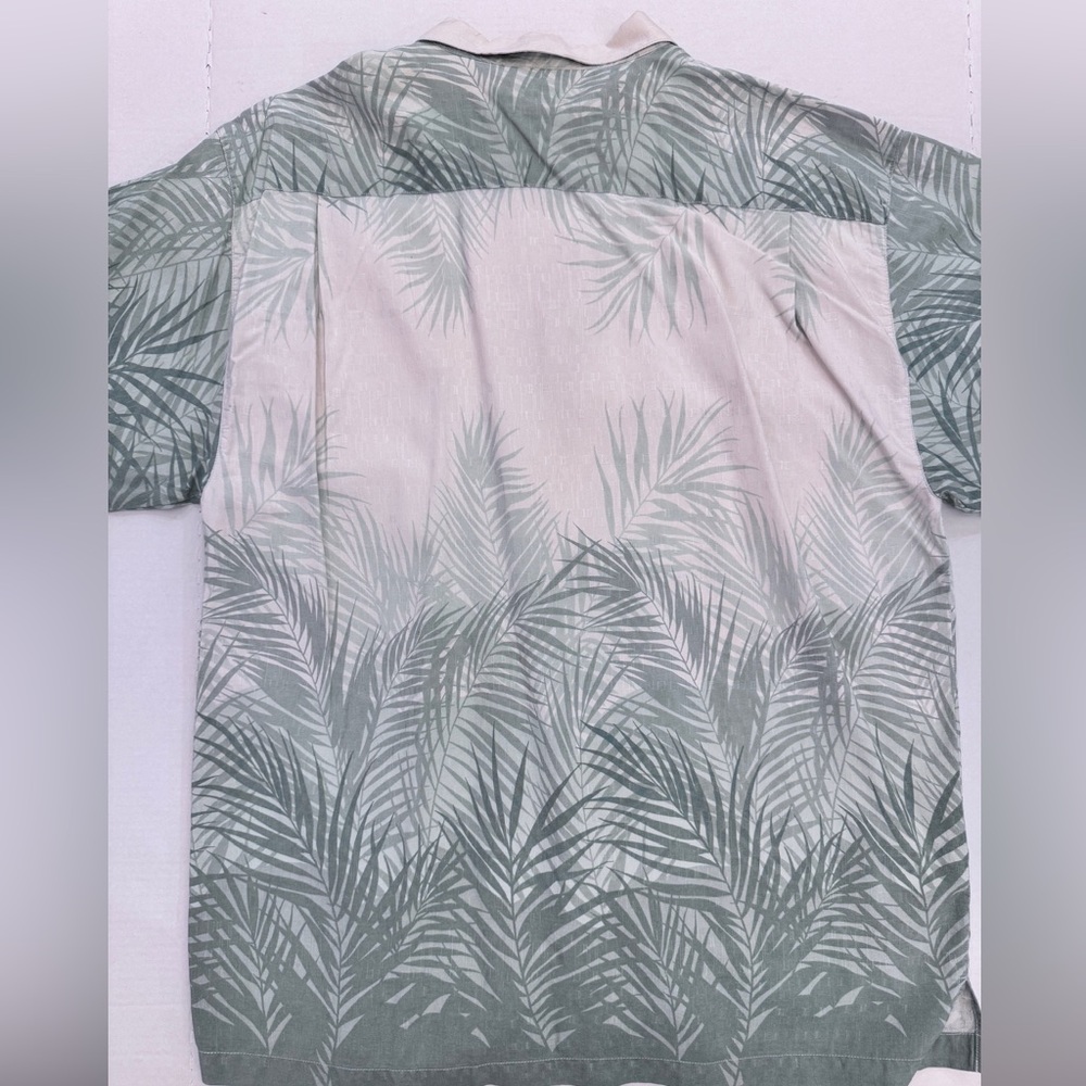 Tommy Bahama 100% Silk Hawaiian Shirt Button Tropical Floral Teal White - Picture 2 of 9